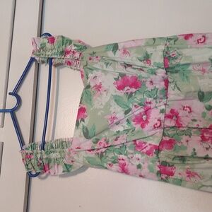 Towards summer dress with pockets